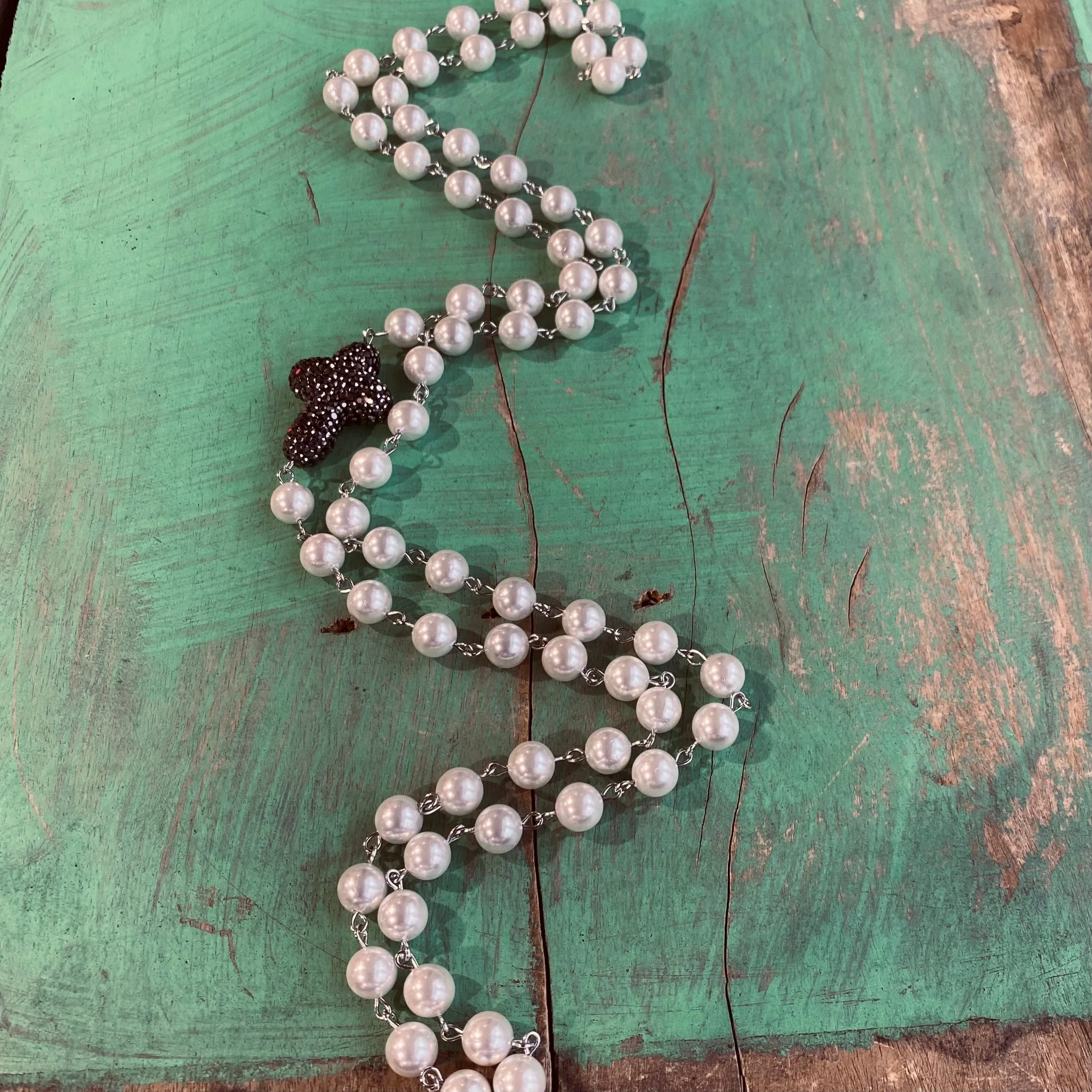 Long Shell Pearl Necklace with Cross