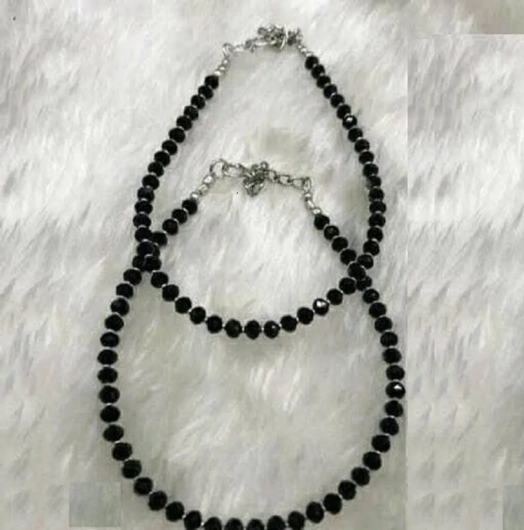 Plain glittering chnuky Women Anklet  pair.